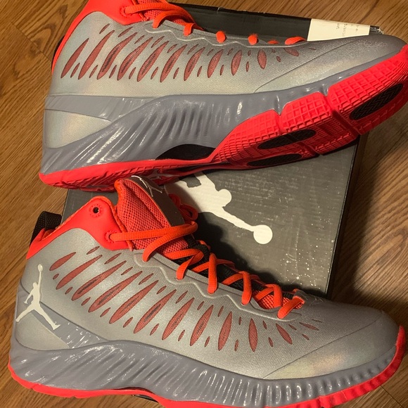 Jordan Super Fly 🧡🤍- BRAND NEW - Picture 2 of 7